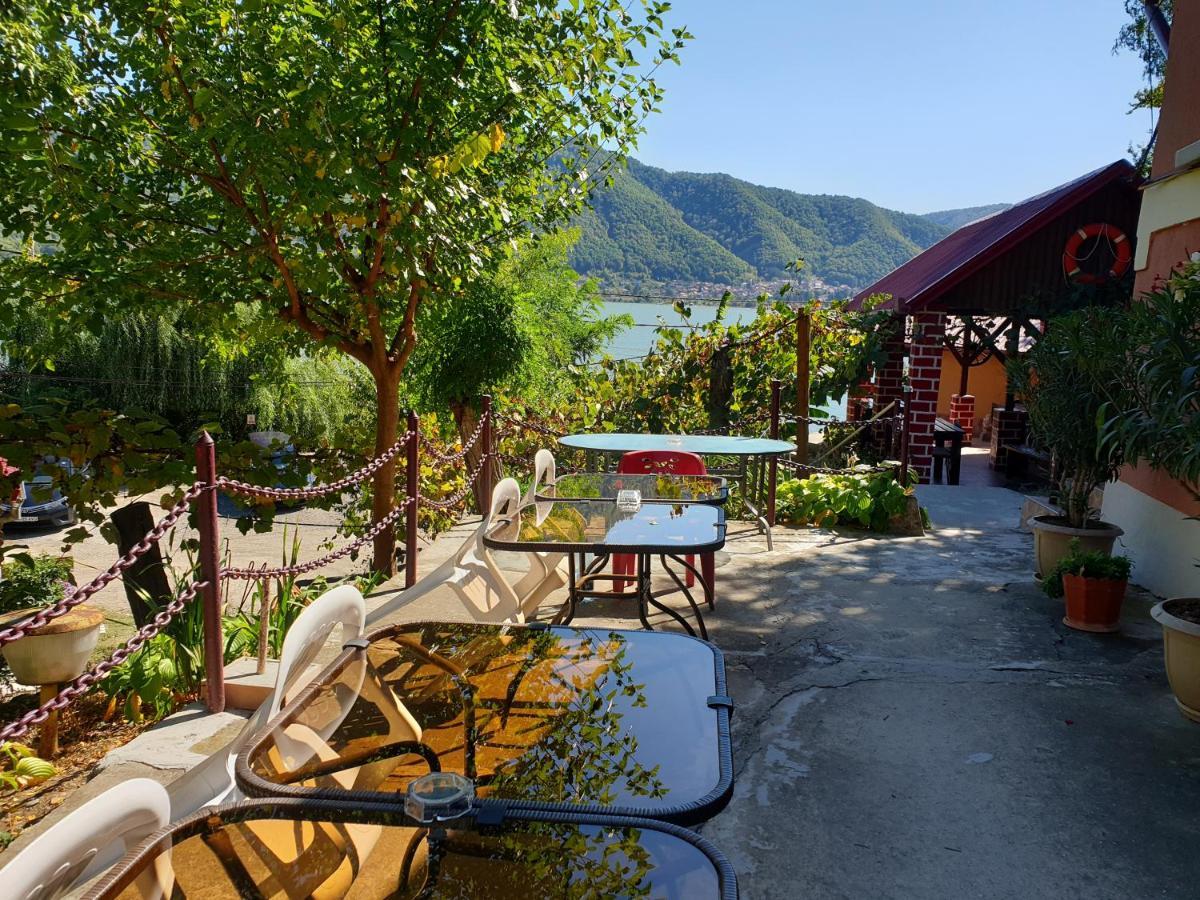 Gratca Nr 164 Orsova Villa Buitenkant foto